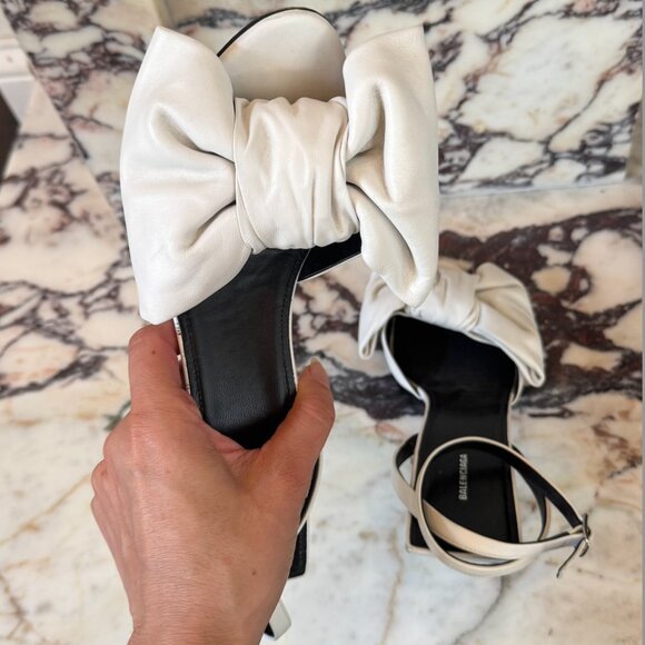 Balenciaga Leather Bow Sandals - Picture 7 of 7